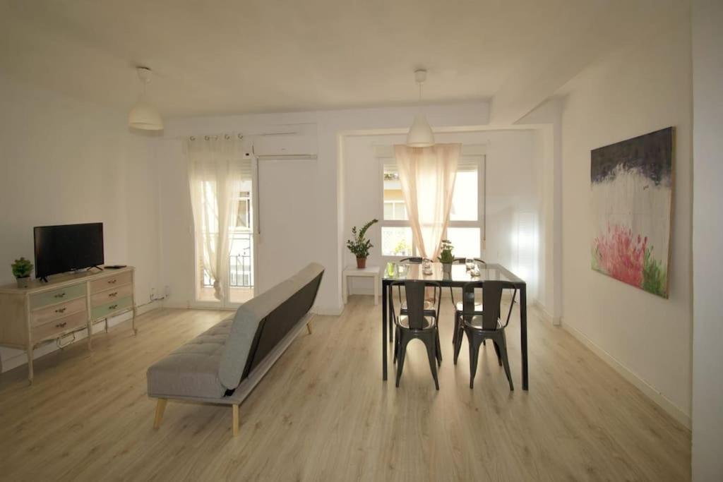 Apartamentos Centro Granada Luaran gambar